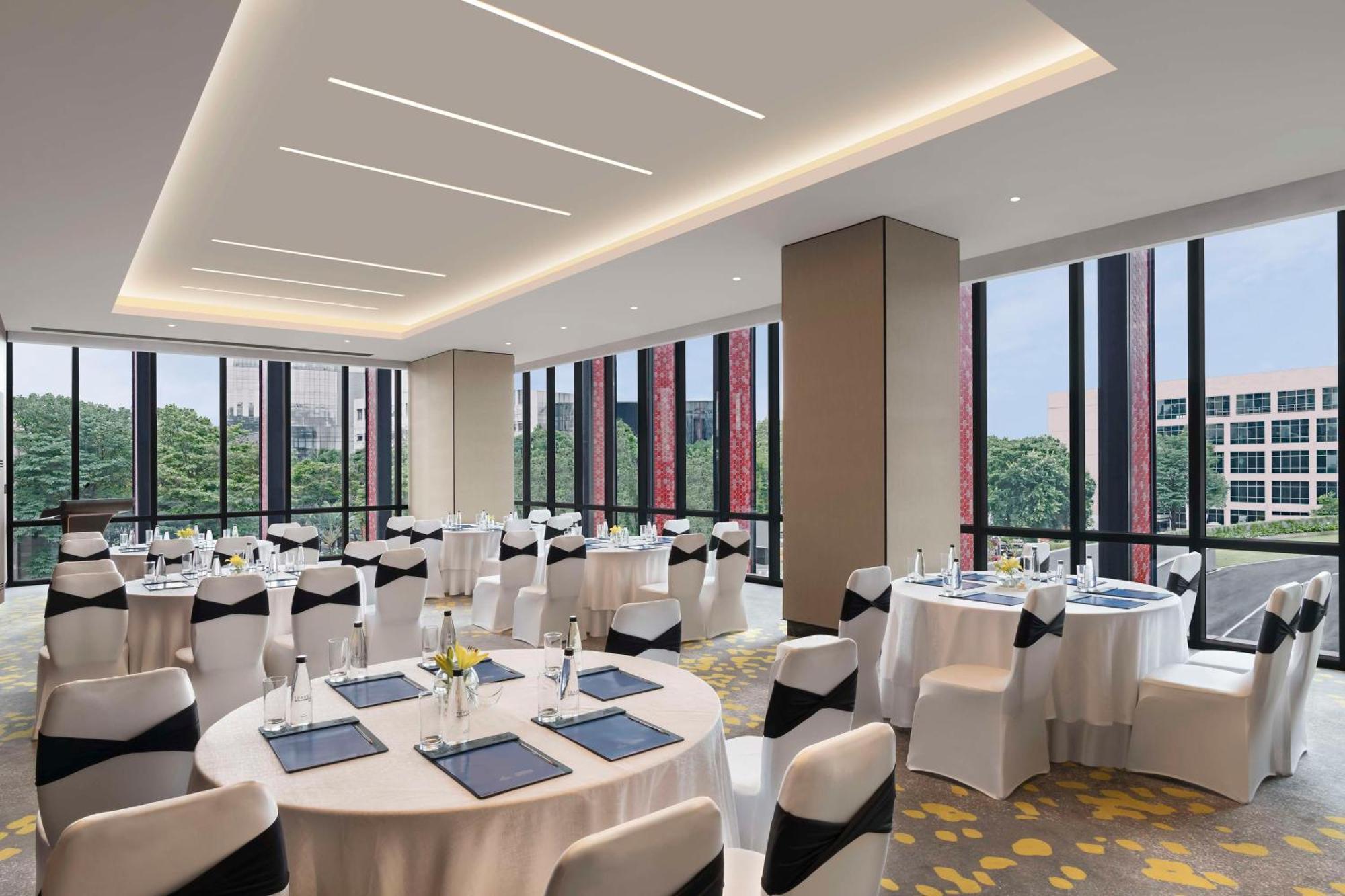 Hilton Bengaluru Embassy Manyata Business Park Hotel Eksteriør billede