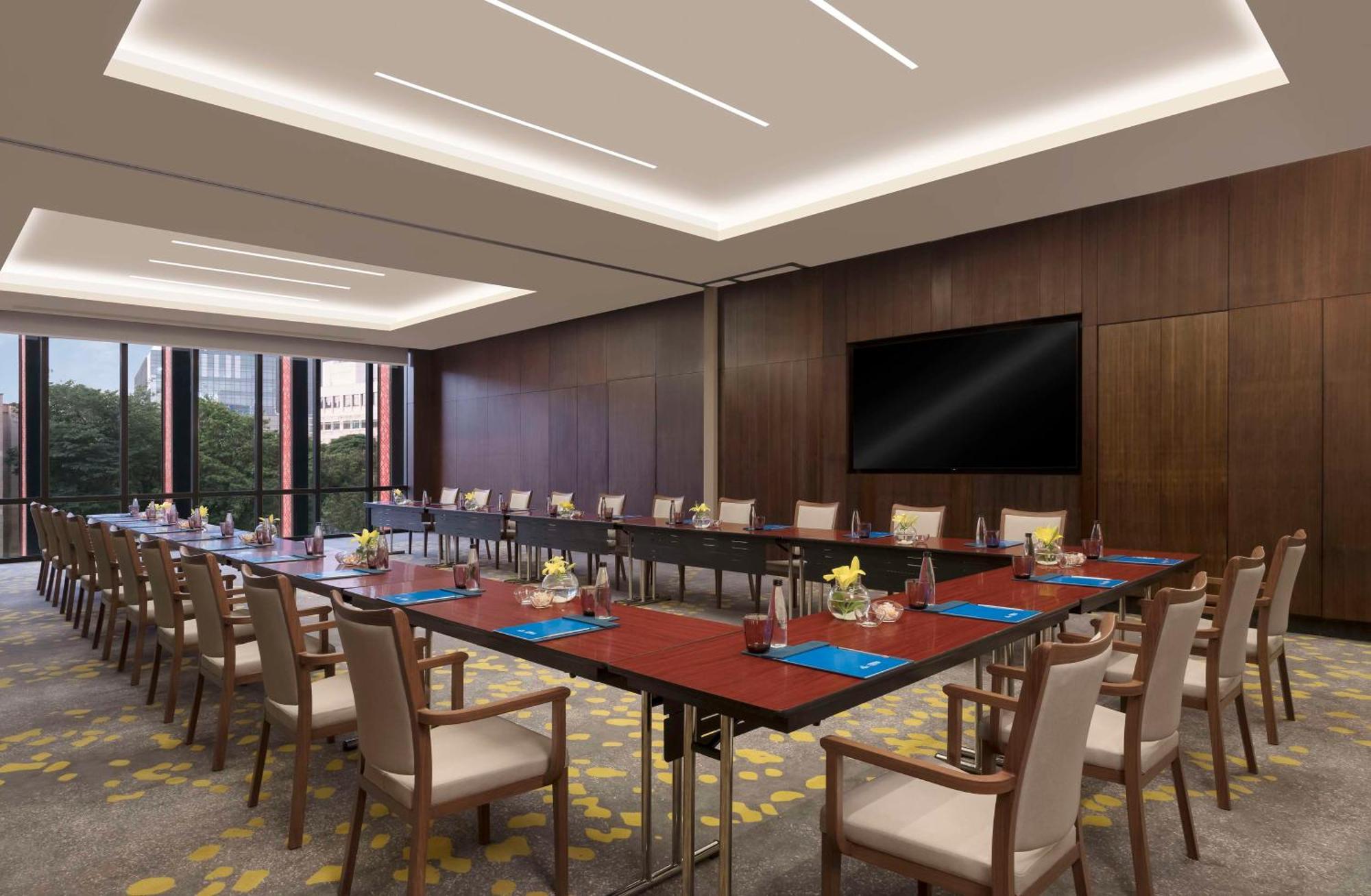 Hilton Bengaluru Embassy Manyata Business Park Hotel Eksteriør billede
