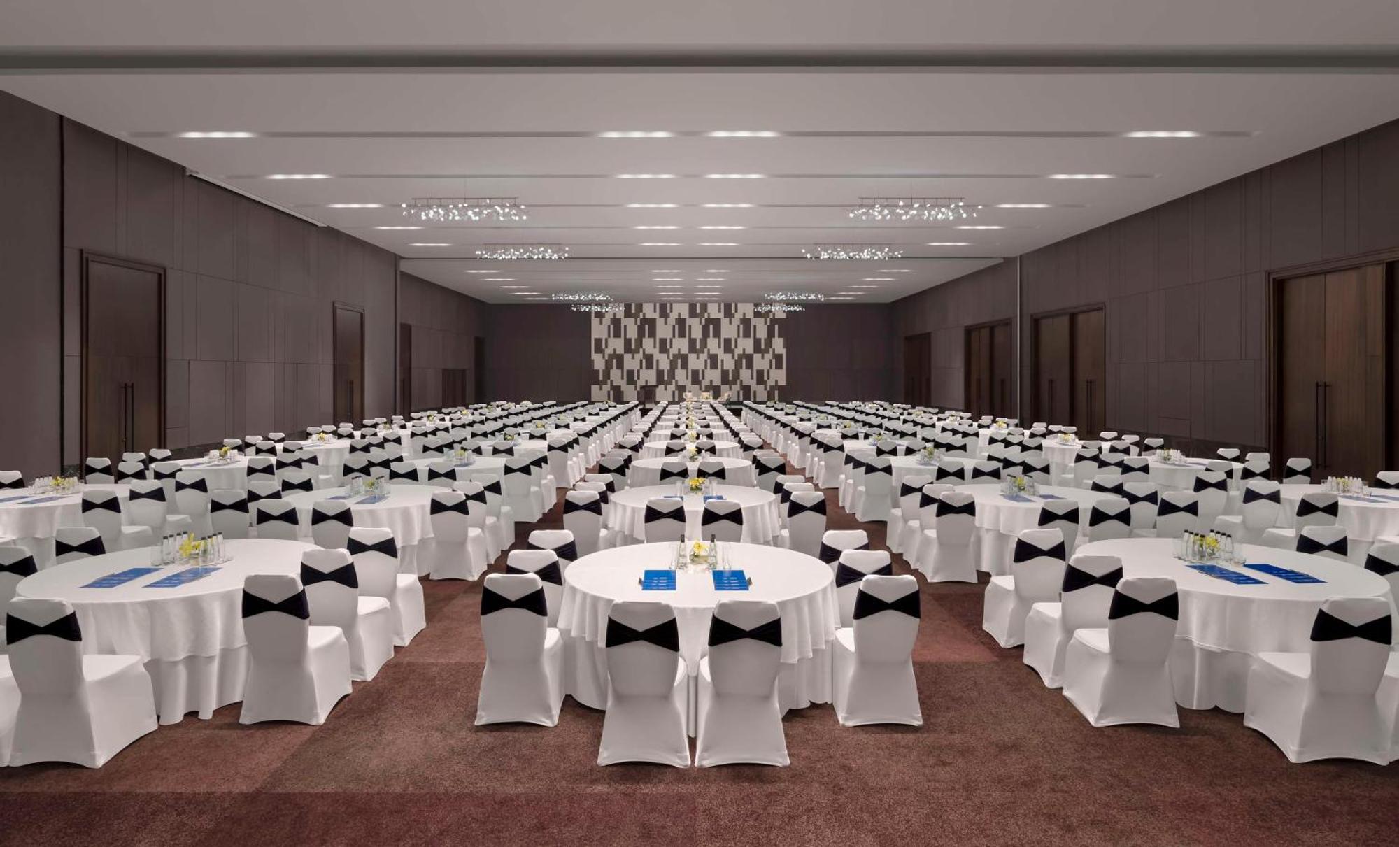 Hilton Bengaluru Embassy Manyata Business Park Hotel Eksteriør billede