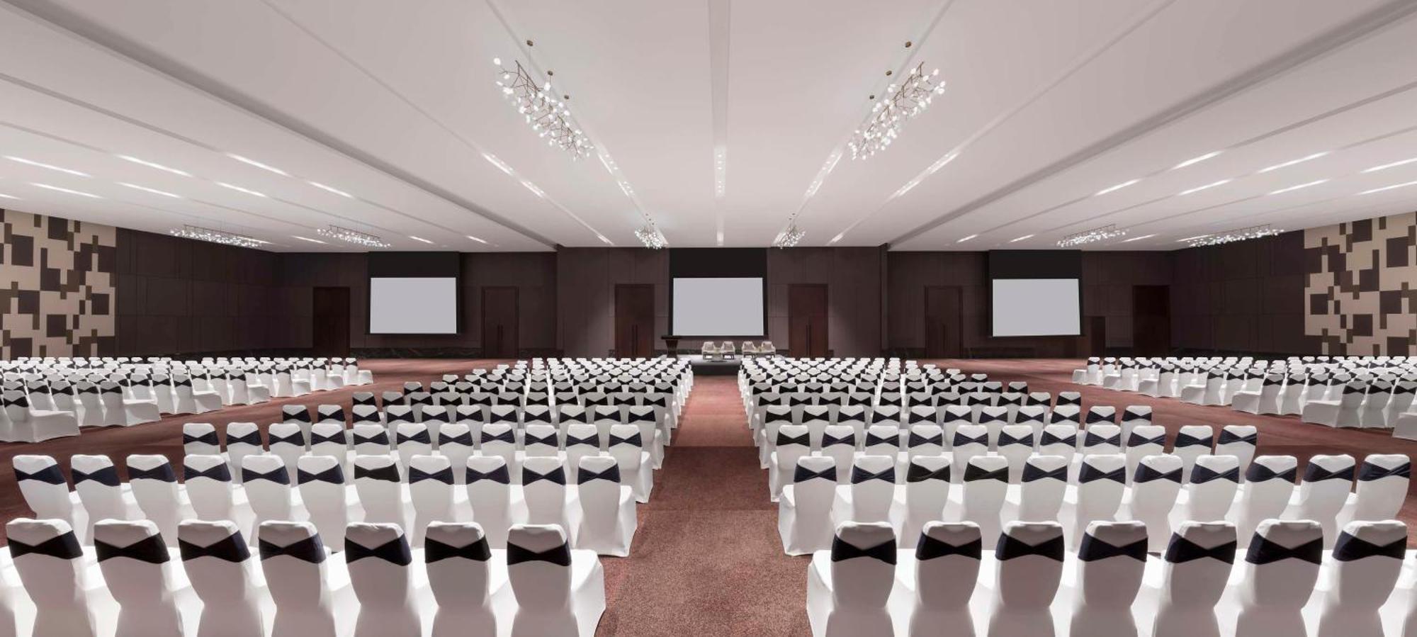 Hilton Bengaluru Embassy Manyata Business Park Hotel Eksteriør billede