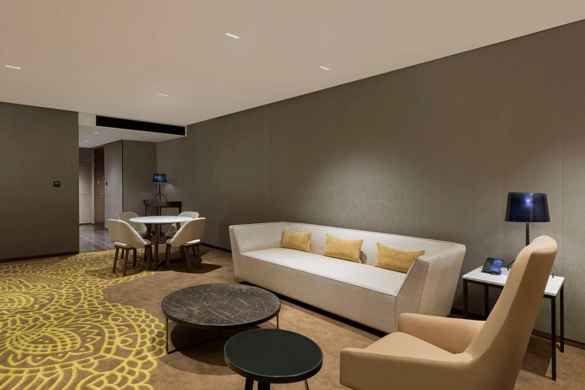 Hilton Bengaluru Embassy Manyata Business Park Hotel Eksteriør billede