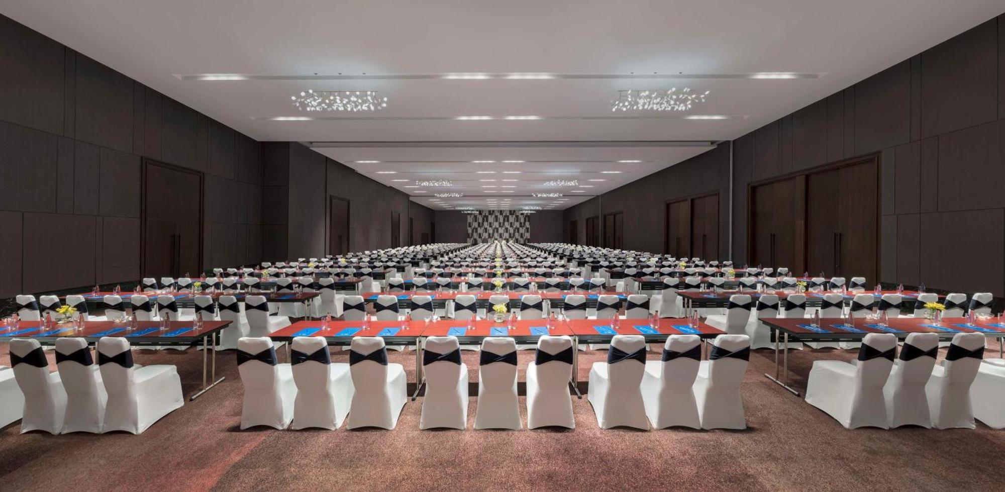 Hilton Bengaluru Embassy Manyata Business Park Hotel Eksteriør billede