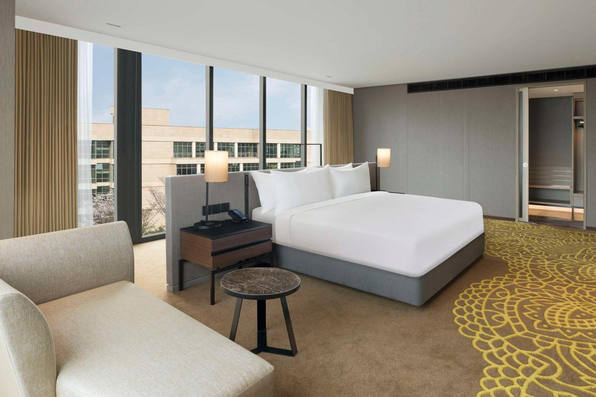 Hilton Bengaluru Embassy Manyata Business Park Hotel Eksteriør billede
