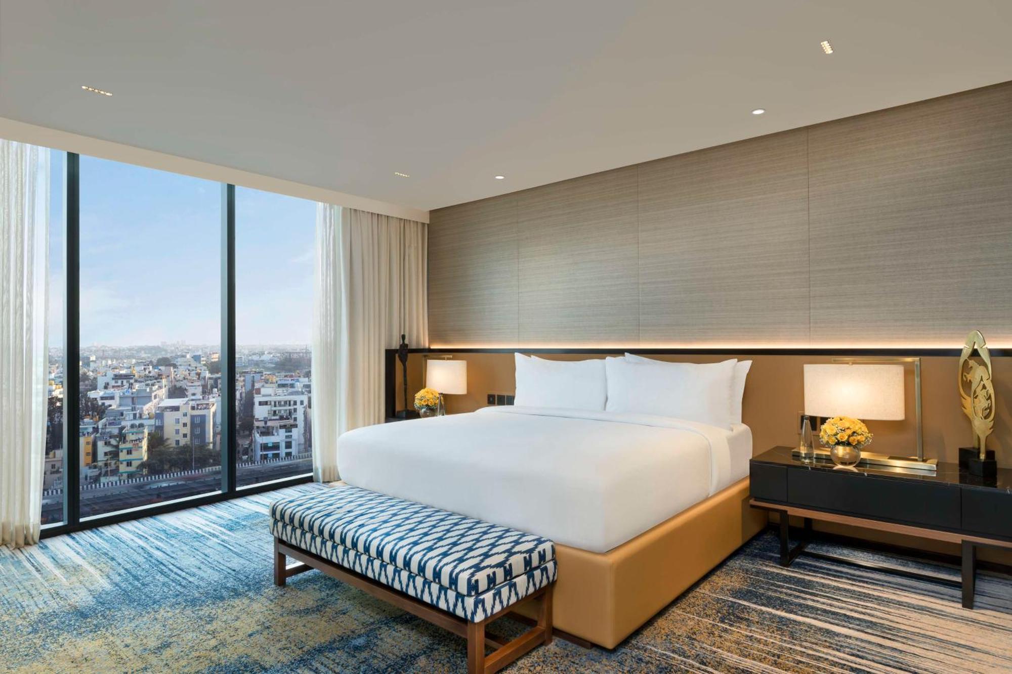 Hilton Bengaluru Embassy Manyata Business Park Hotel Eksteriør billede