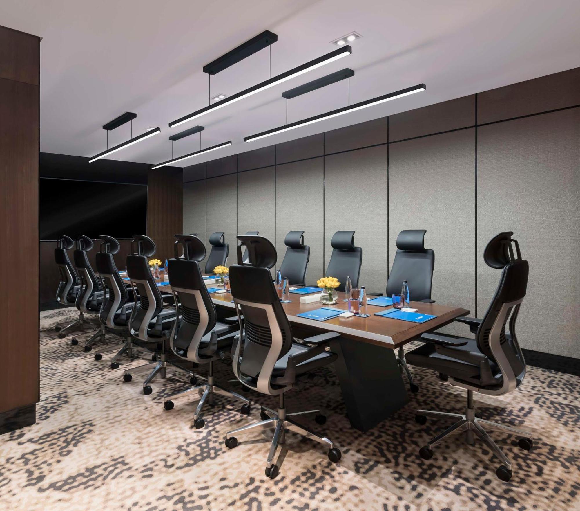 Hilton Bengaluru Embassy Manyata Business Park Hotel Eksteriør billede