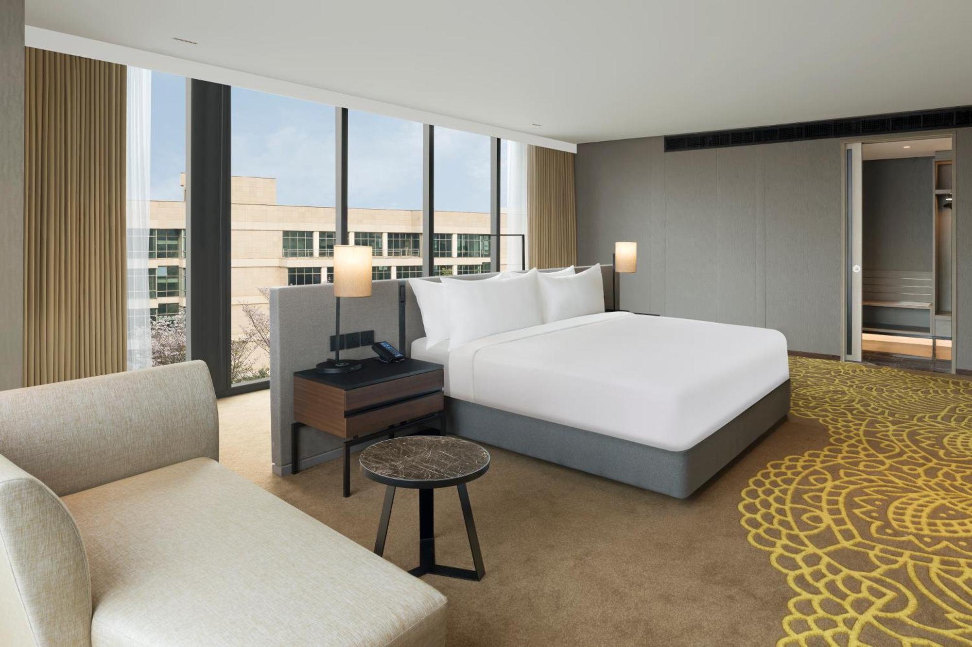 Hilton Bengaluru Embassy Manyata Business Park Hotel Eksteriør billede